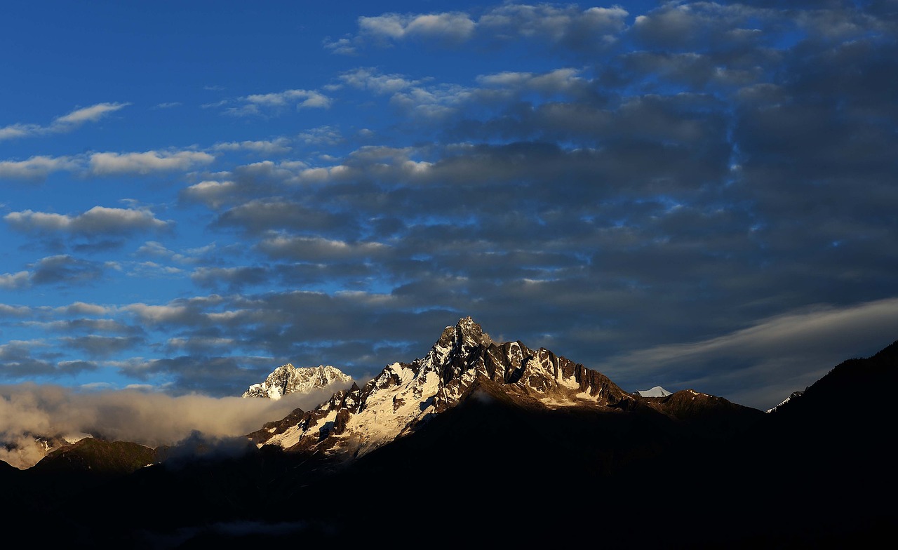日光之城，探尋光芒萬(wàn)丈的奧秘之旅
