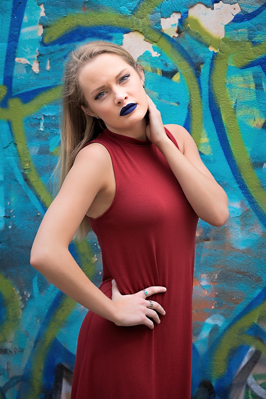 時尚魅力展現(xiàn)，最新白色緊身褲視頻潮流風采