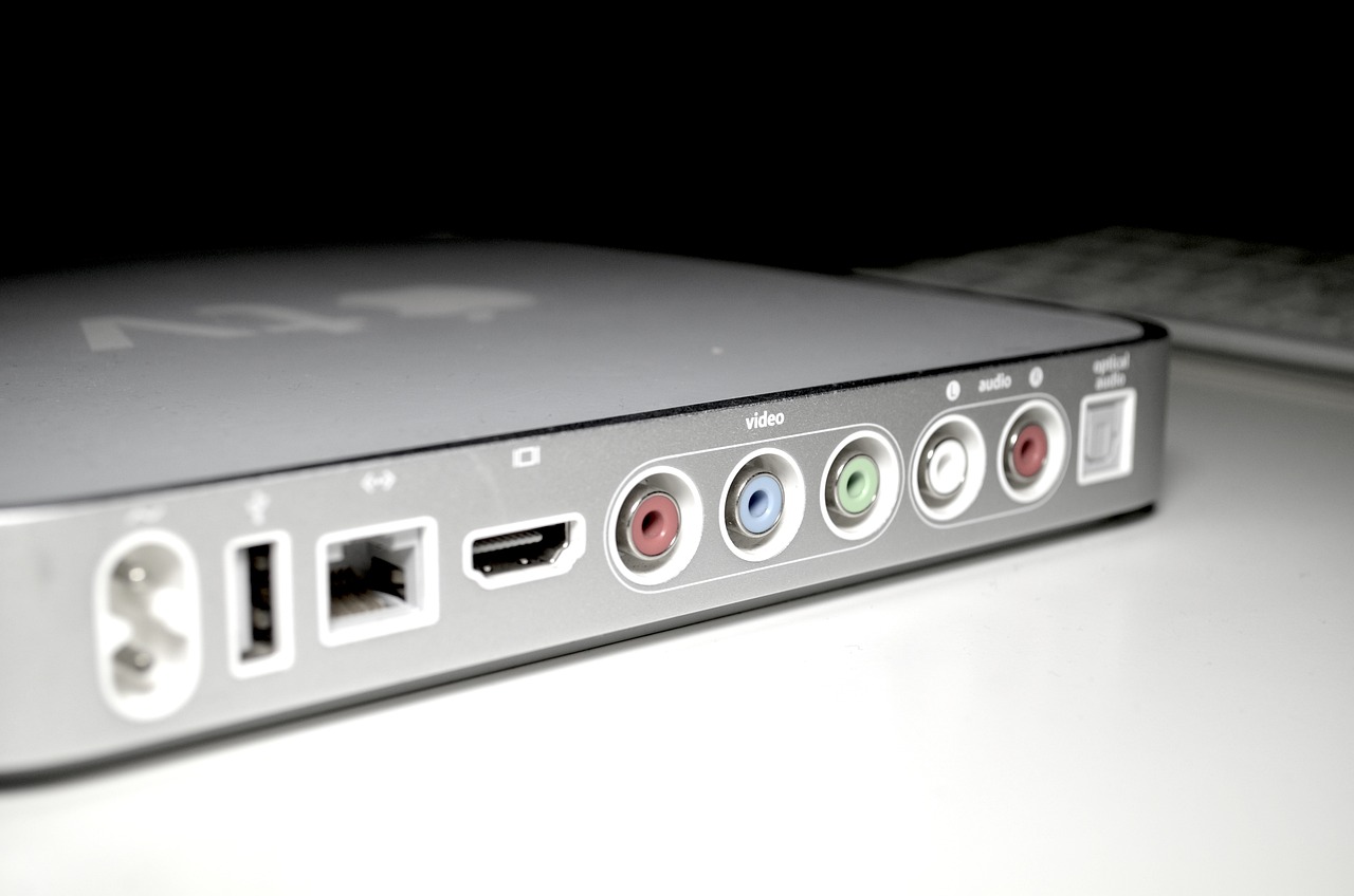 機(jī)頂盒與電視，數(shù)字時(shí)代的完美融合