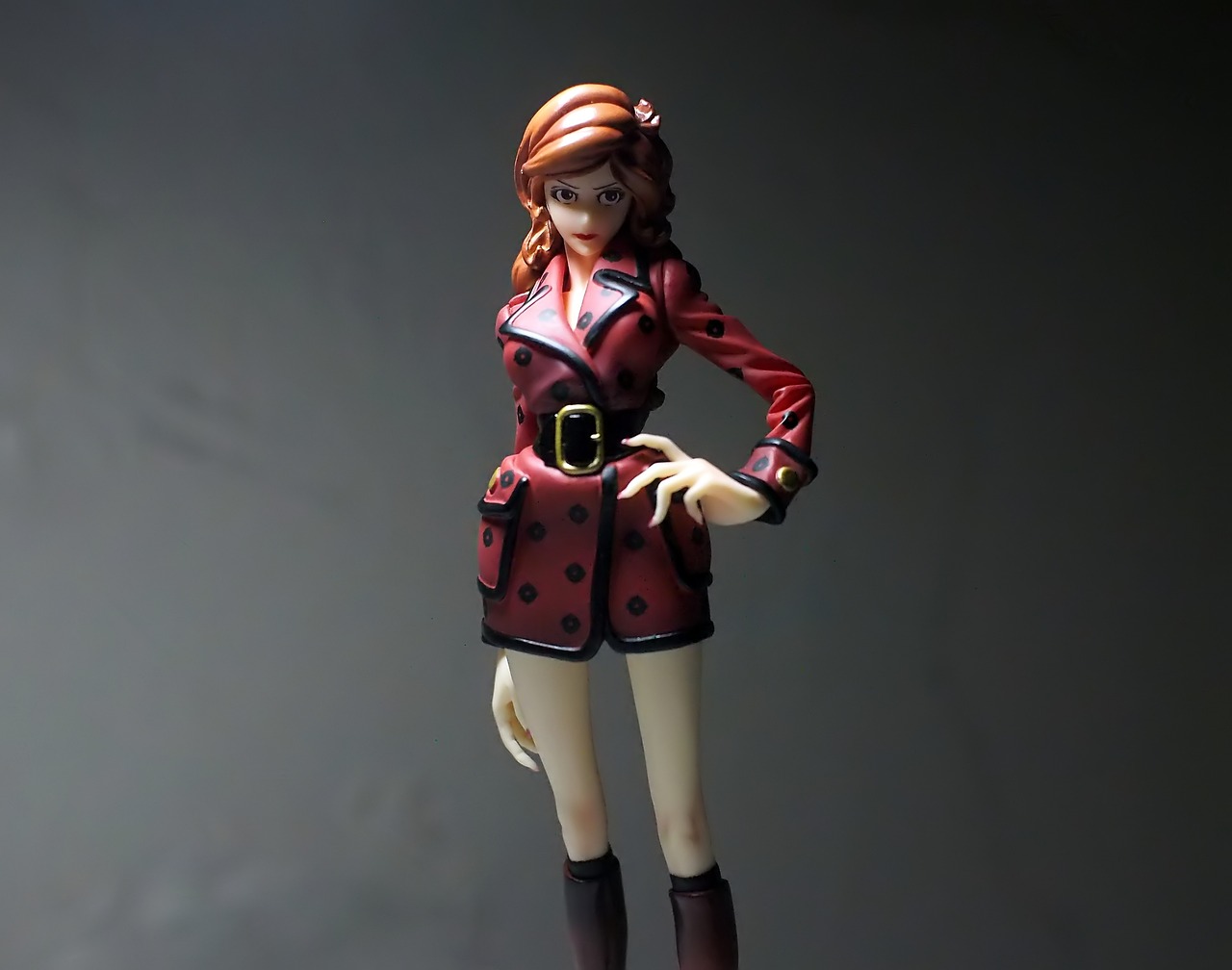 動(dòng)漫美女時(shí)尚潮流，虛擬世界的全裸與時(shí)尚探索