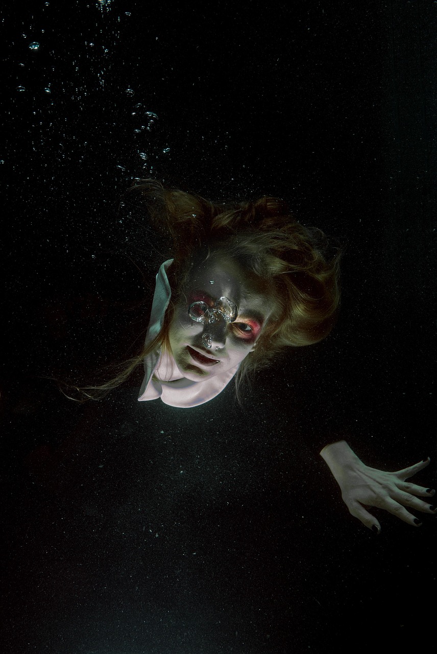 拉丁比賽妝，展現(xiàn)舞者魅力的藝術(shù)妝容風(fēng)采